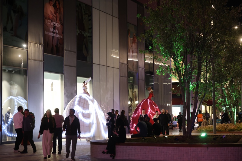 Türkiye�nin �lk Lüks Designer Outlet�i FLORENTIA VILLAGE Görkemli Bir Törenle �lk Misafirlerini A��rlad�  